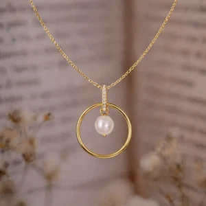 Collier Solène suspendu pendentif cercle perle zirconiums décor fleurs séchées