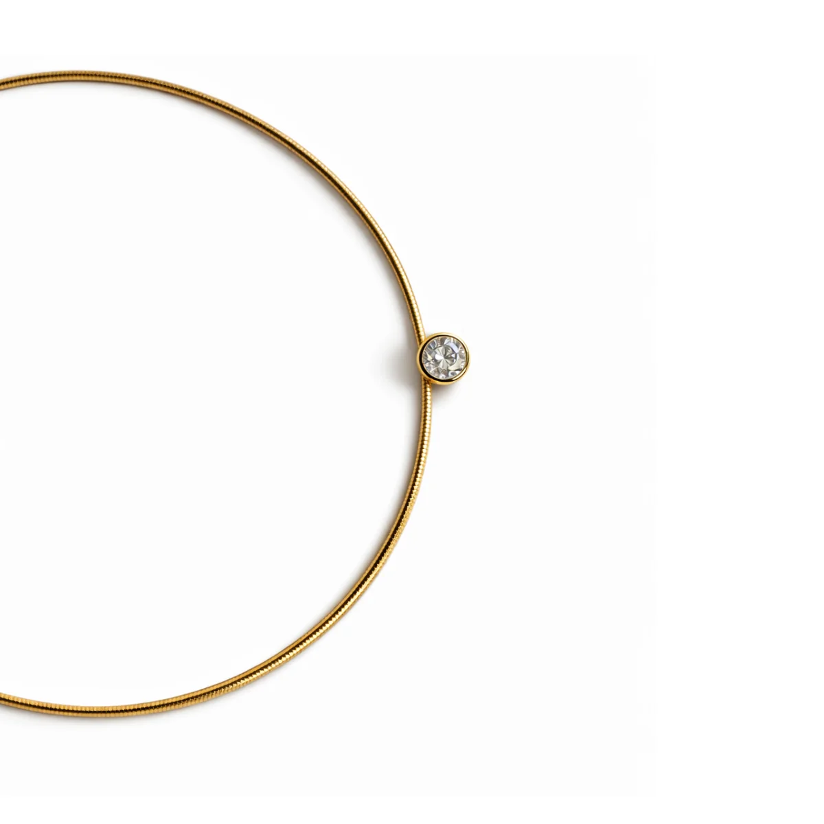 Collier Nuru Melaneen chaîne serpent dorée avec strass